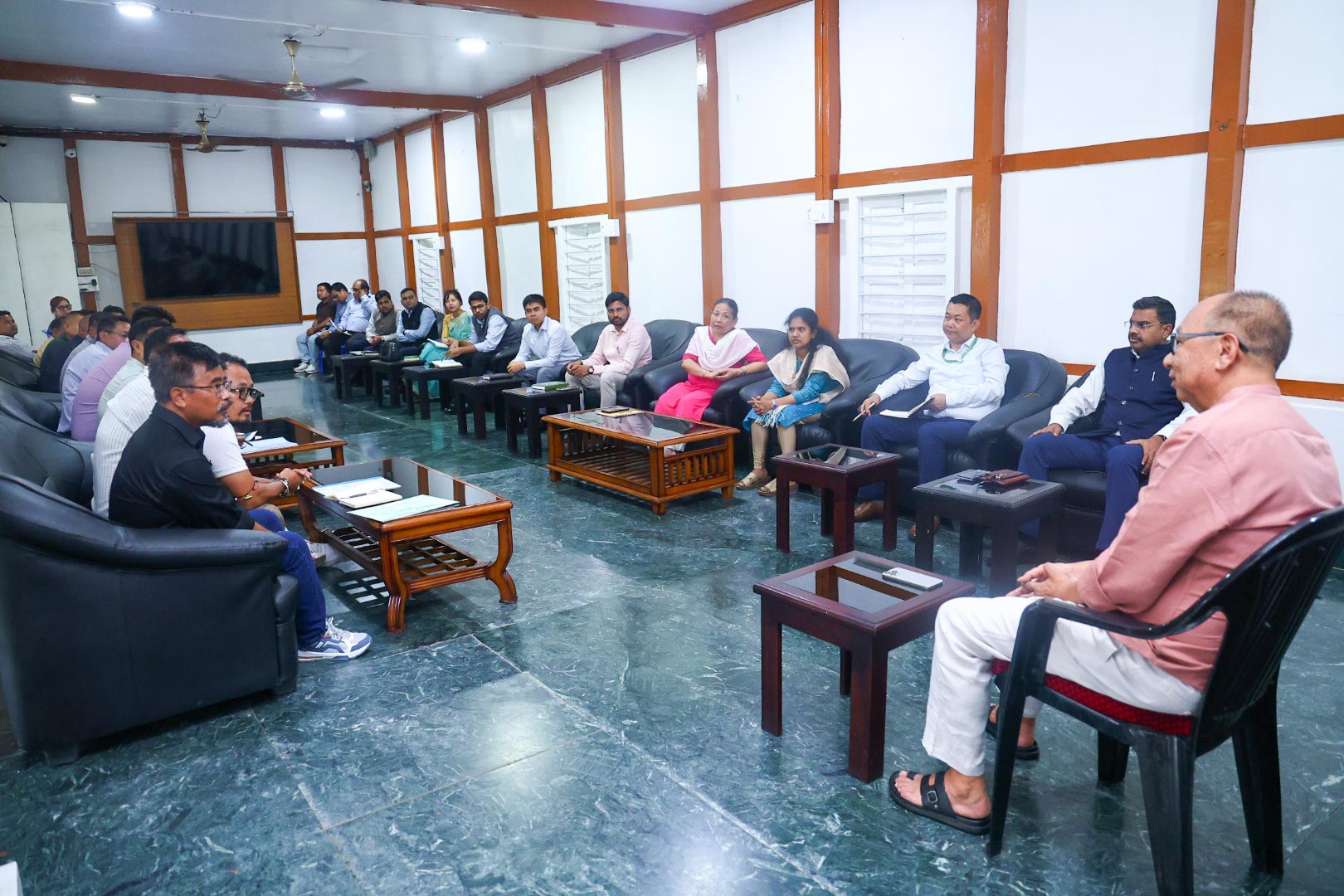 meeting with IDPs (2).JPG